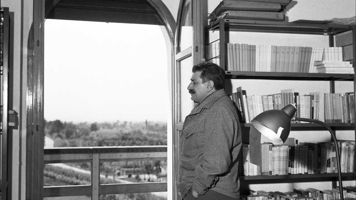 Immagine di La monumentale biografia di Giovannino Guareschi