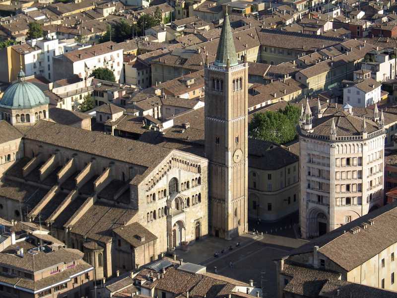  Duomo e Battistero di Parma (Wikimedia)