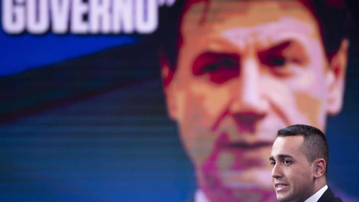 Immagine di Appello di Di Maio a Conte (senza citarlo): "La crisi un regalo a Putin"