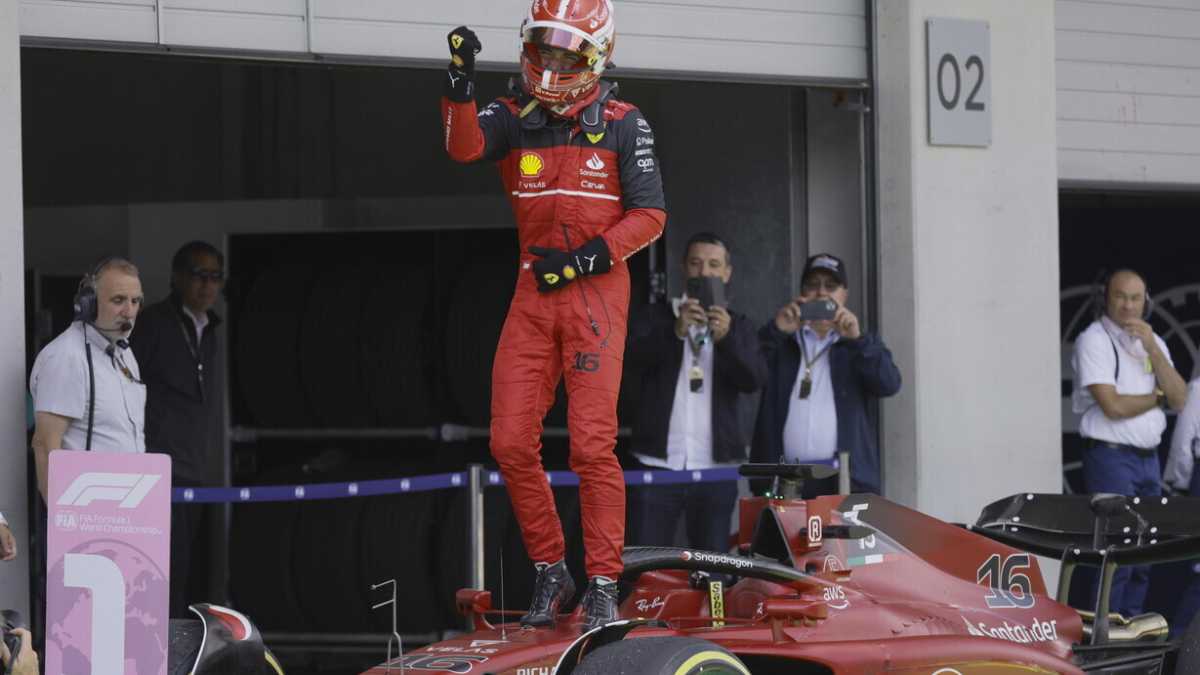 Immagine di In Austria vince la Ferrari di Leclerc, secondo Verstappen. Sainz si ritira tra le fiamme
