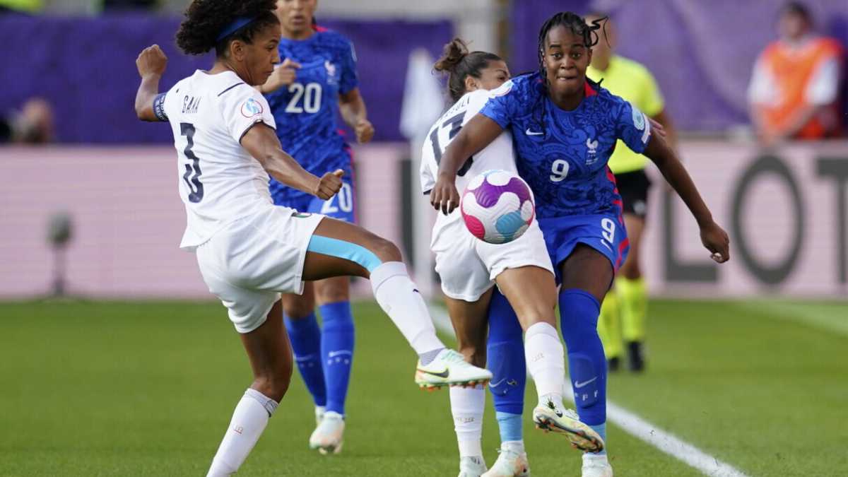 Immagine di Il calcio femminile va ignorato: è una questione di parità