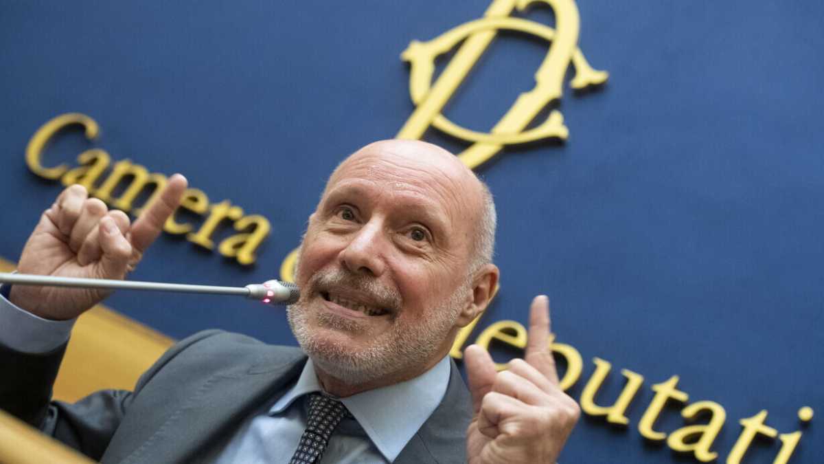 Immagine di De Falco: "Io, cacciato perché uscii durante la fiducia: ora Conte espella il M5s"