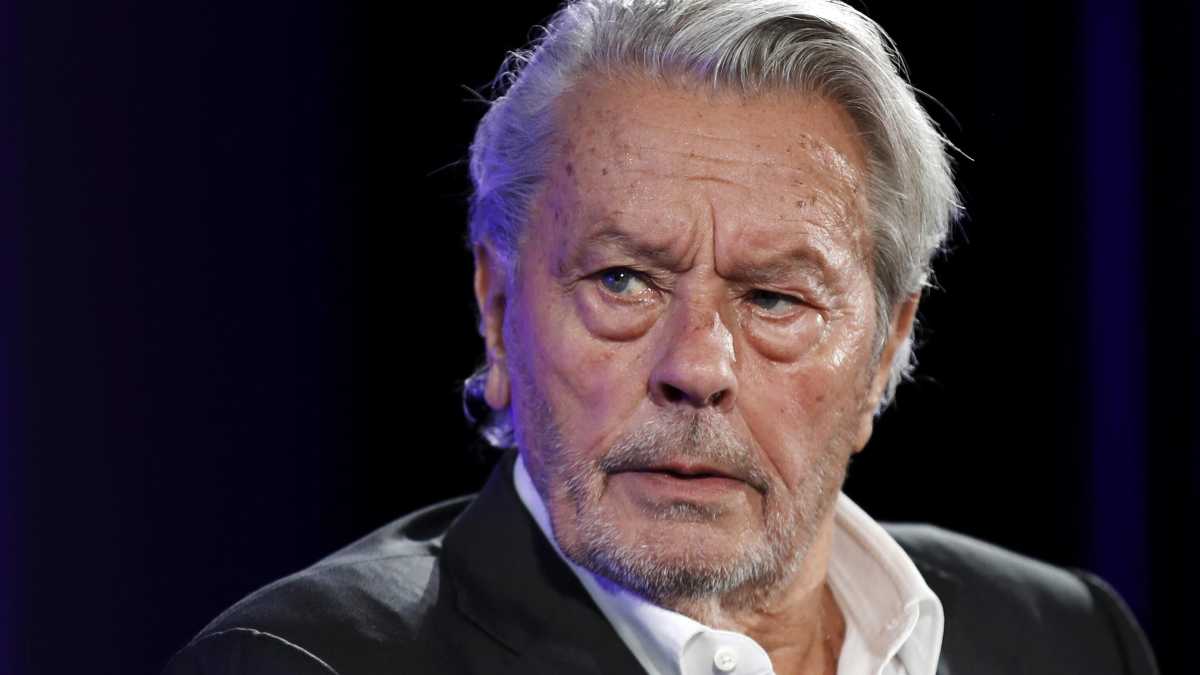 Immagine di Alain Delon va a Kyiv a declamare versi di libertà