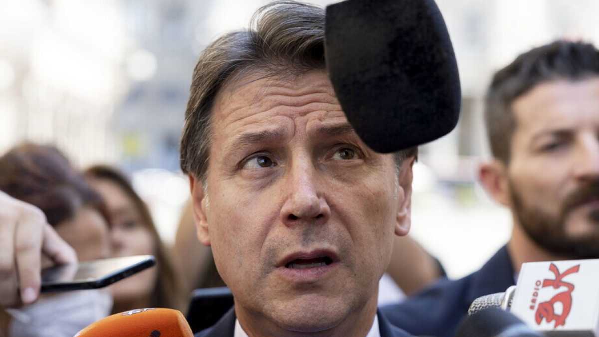 Immagine di Gli incompetenti sono riusciti dove le élite si sono fermate alle slide
