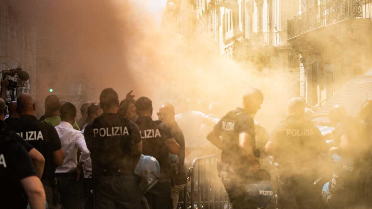 Immagine di Altro che Uber. I metodi violenti dei tassisti per bloccare la concorrenza