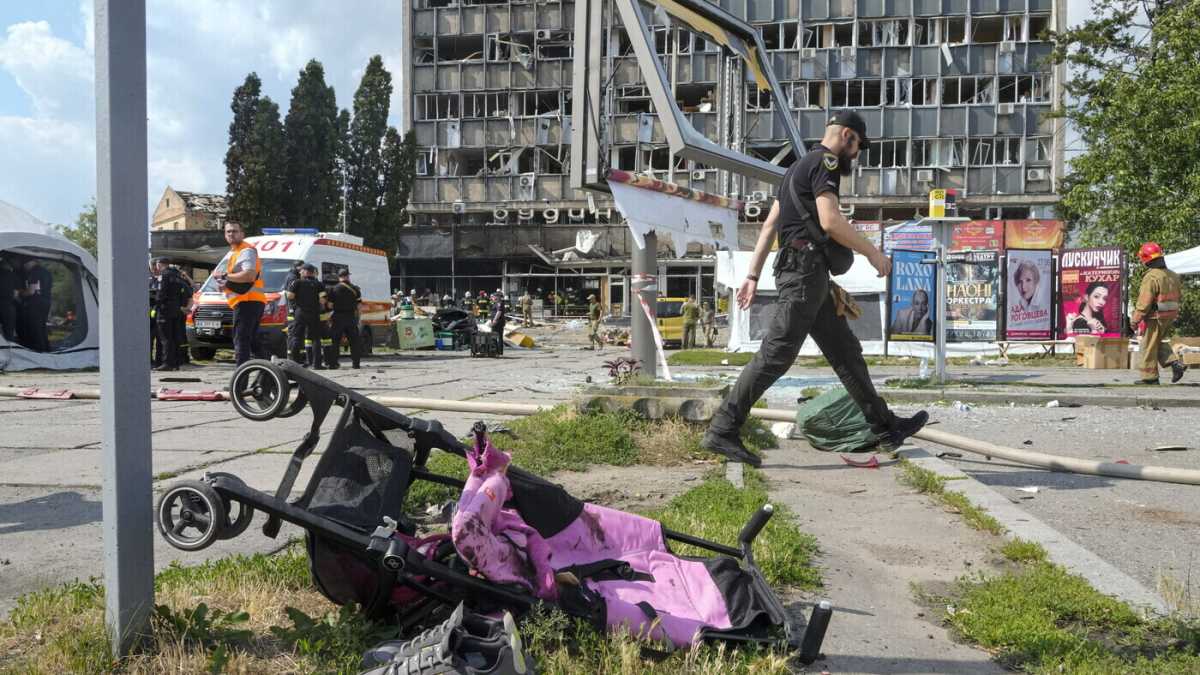 Immagine di Un altro attacco russo contro i civili in Ucraina. “Se non è terrorismo questo allora cos’è?”
