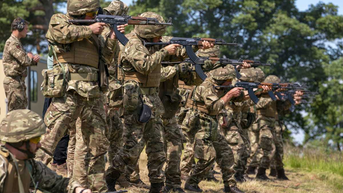 Immagine di Non basta inviare armi a Kyiv, serve evitare che finiscano in mani sbagliate