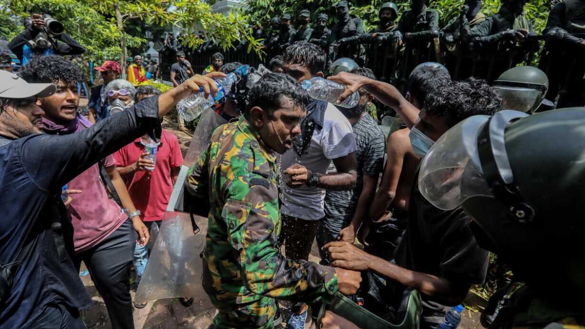 Immagine di La rivolta giovane e ordinata che vuole la normalità in Sri Lanka