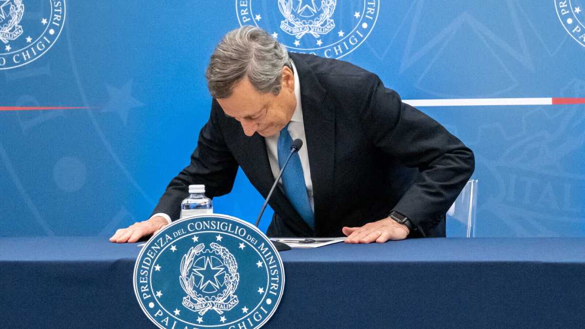 Immagine di Il sorpasso di Draghi su Conte: "Adesso come la risolvi non è un problema mio"