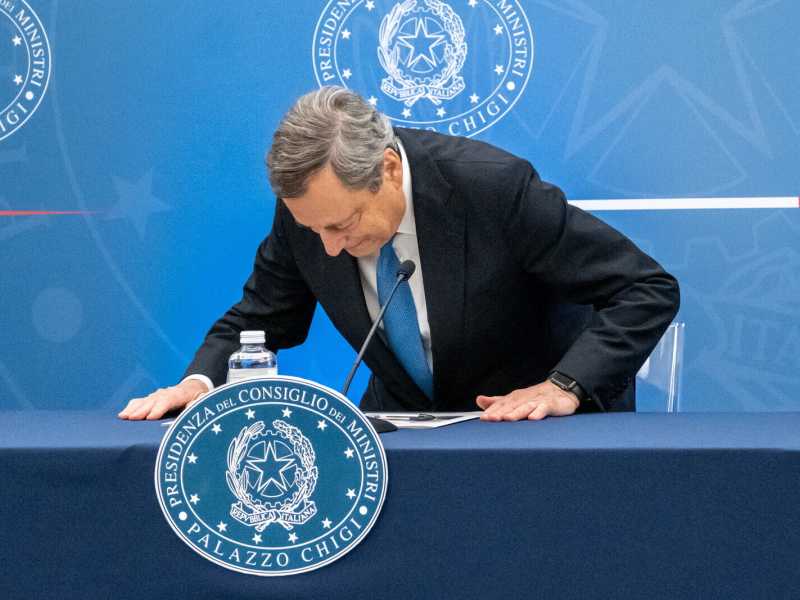 Il sorpasso di Draghi su Conte: "Adesso come la risolvi non è un problema mio"