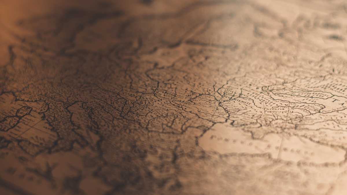 Immagine di Whitman e Dostoevskij, una prospettiva speculare sulla viziosa Europa