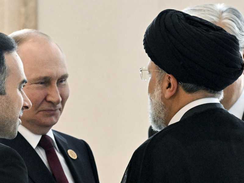 Putin incontra l’iraniano Raisi e il turco Erdogan con un’arma in mano: la Siria