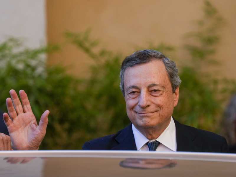 Draghi remain. Ecco il vasto mondo che gli chiede di restare, ma il premier: "Lo escludo"