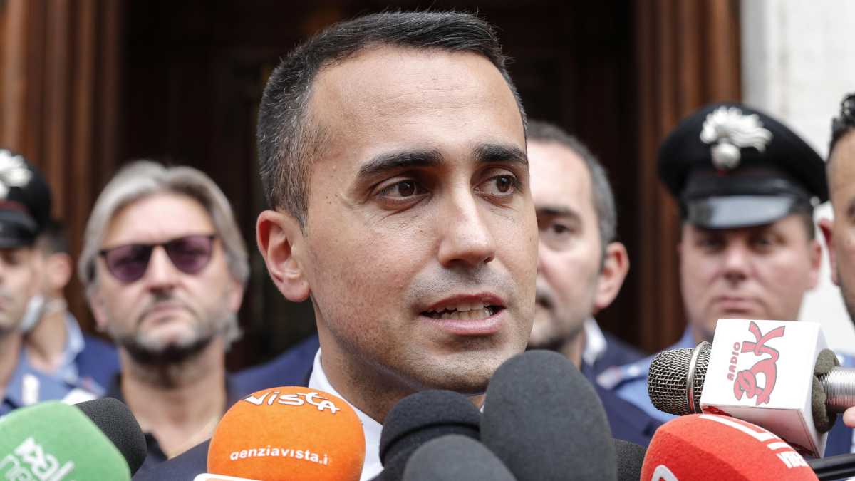 Immagine di "Così Conte devasta il paese". Il documento in 19 punti dei dimaiani