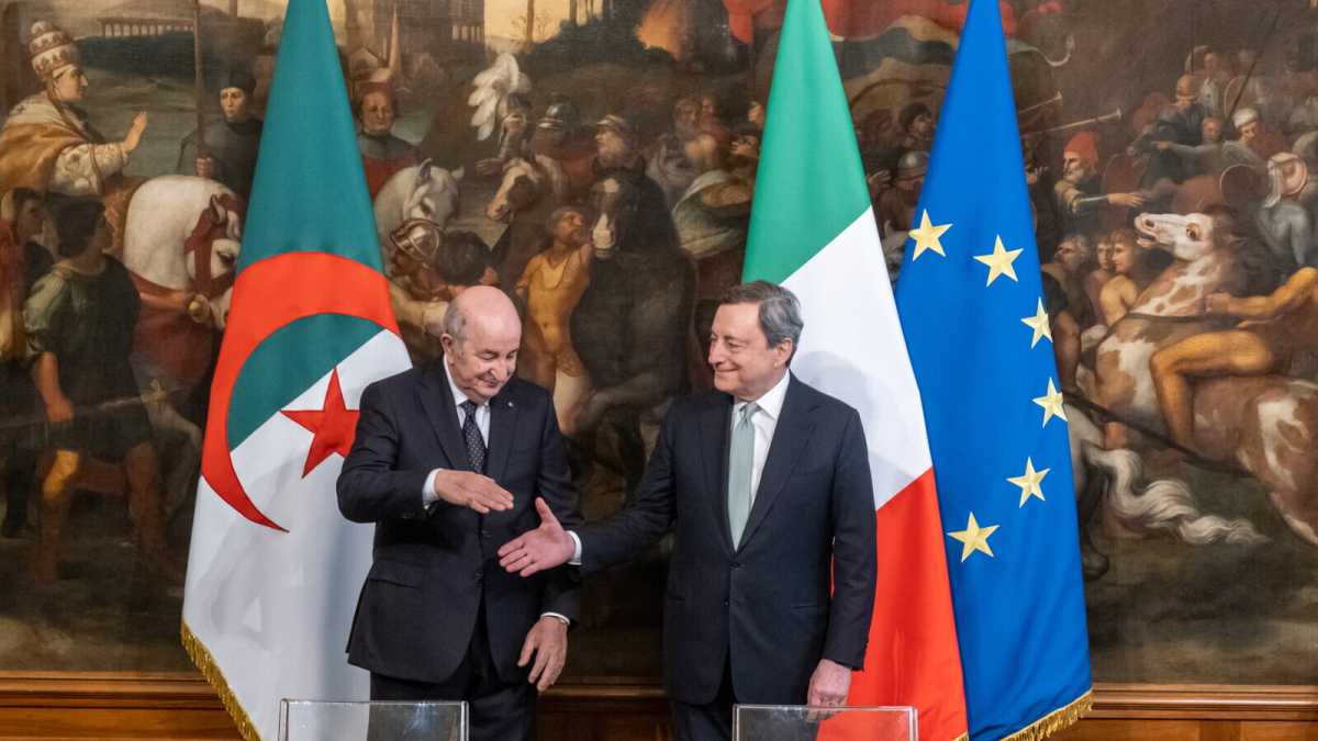 Immagine di Oltre la crisi di governo. Ecco perché Draghi è volato in Algeria (ma solo per oggi)
