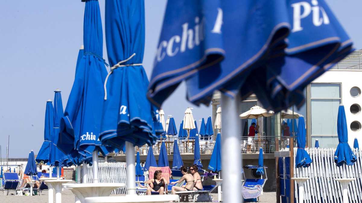 Immagine di Ombrelloni e concorrenza, molto meglio le regole degli arresti