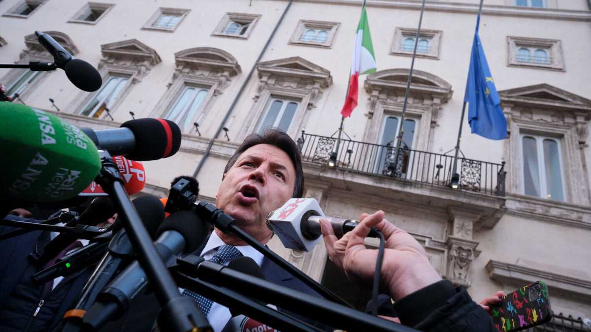 Immagine di Italia, terra di santi, poeti e manovratori (di crisi di governo)