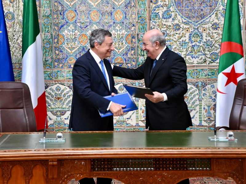 Il Draghi bis si può fare. Il premier: "Ascoltiamo l'Aula". Salvini tratta