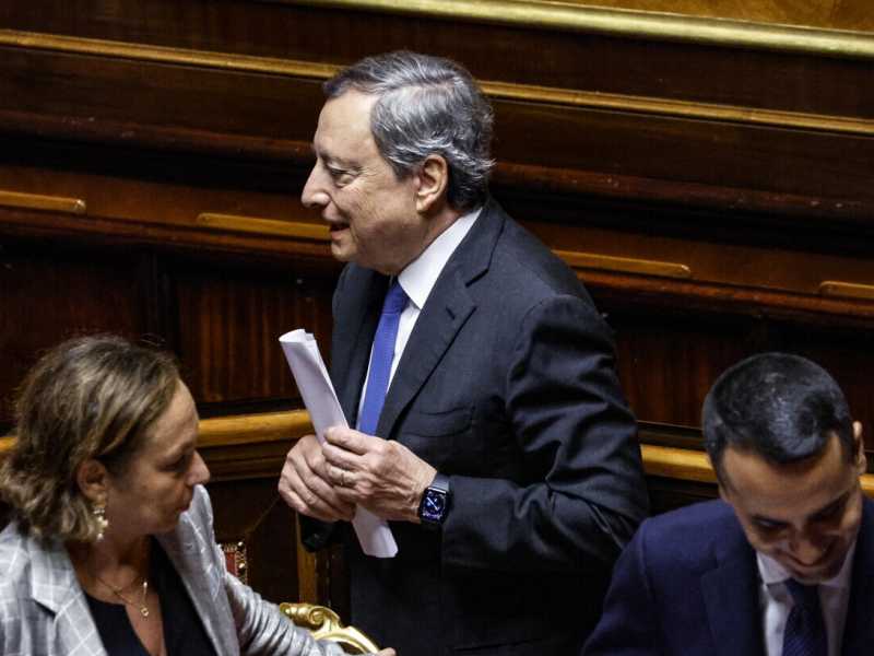 Crisi di governo, gelo M5s in Senato: "Draghi non ci ha convinto"