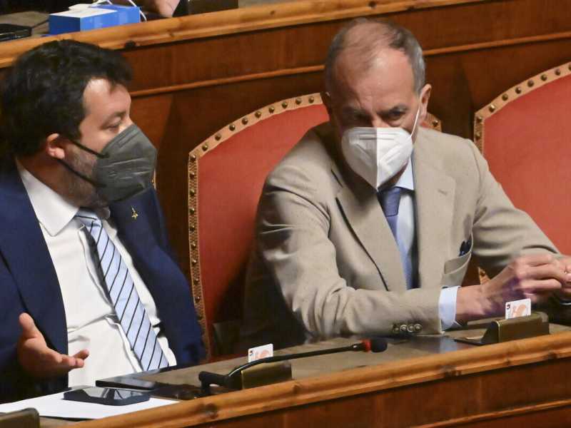 La Lega presenta una risoluzione in Senato: "Sì a Draghi con un nuovo governo"