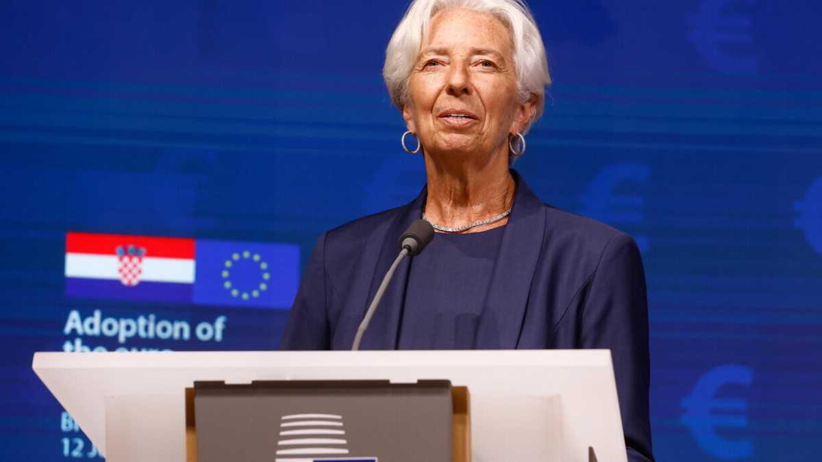 Immagine di La fiducia dei consumatori nella zona euro è crollata al minimo storico
