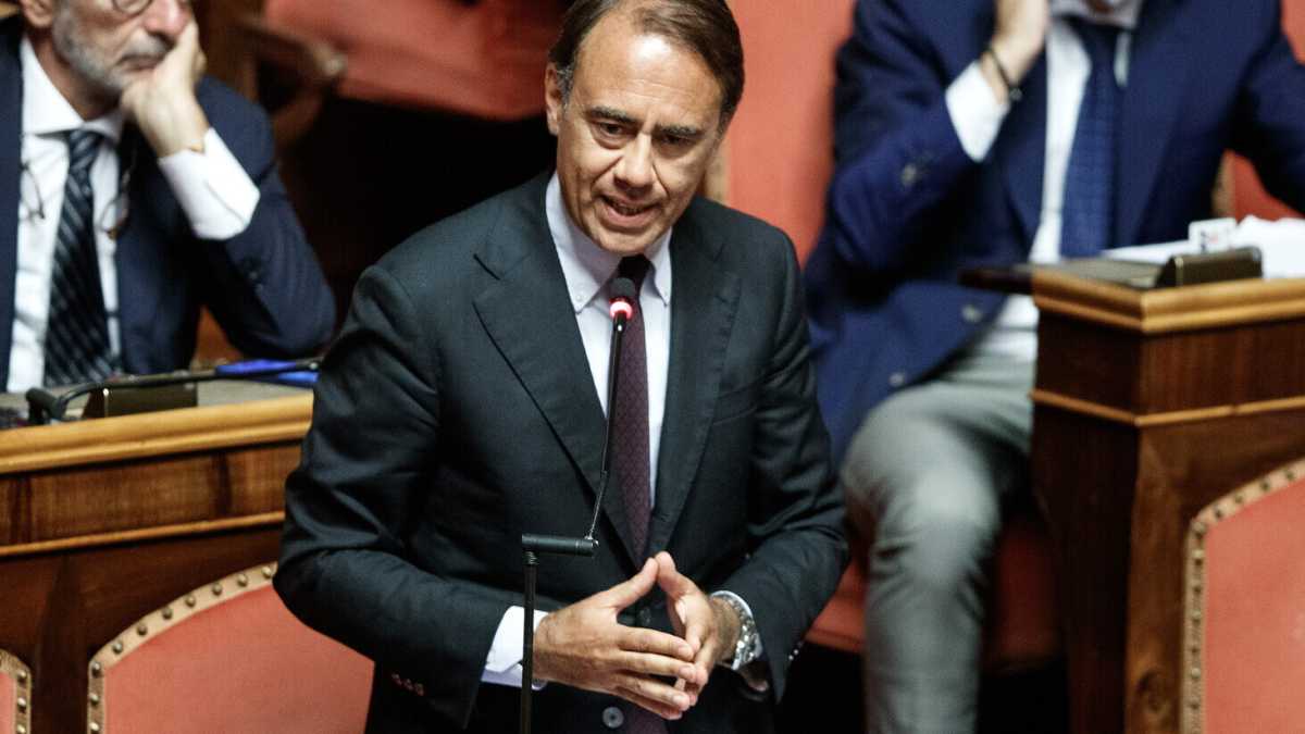 Immagine di Cangini lascia Fi: "Il centrodestra anti draghiano può vincere, ma non governare"