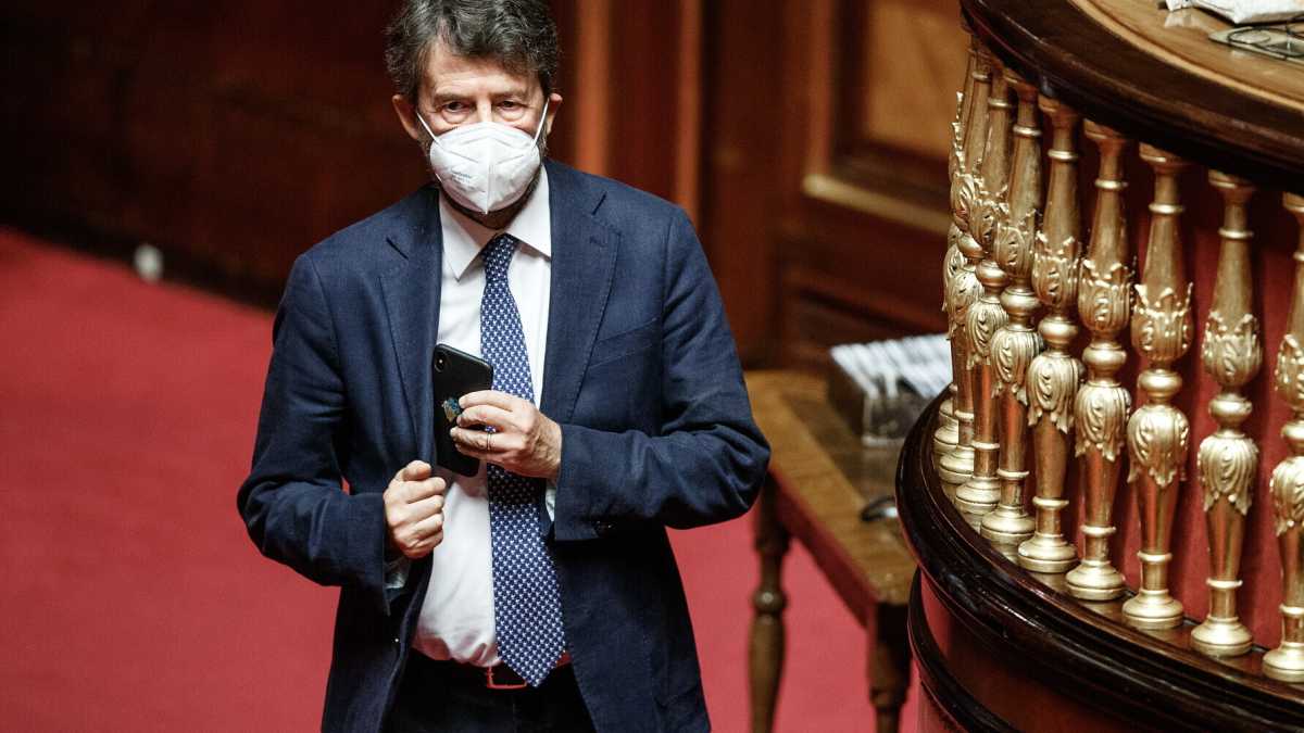 Immagine di Franceschini: "Con il M5s ora è finita. La sfida sarà tra chi ha difeso e chi ha abbattuto Draghi"