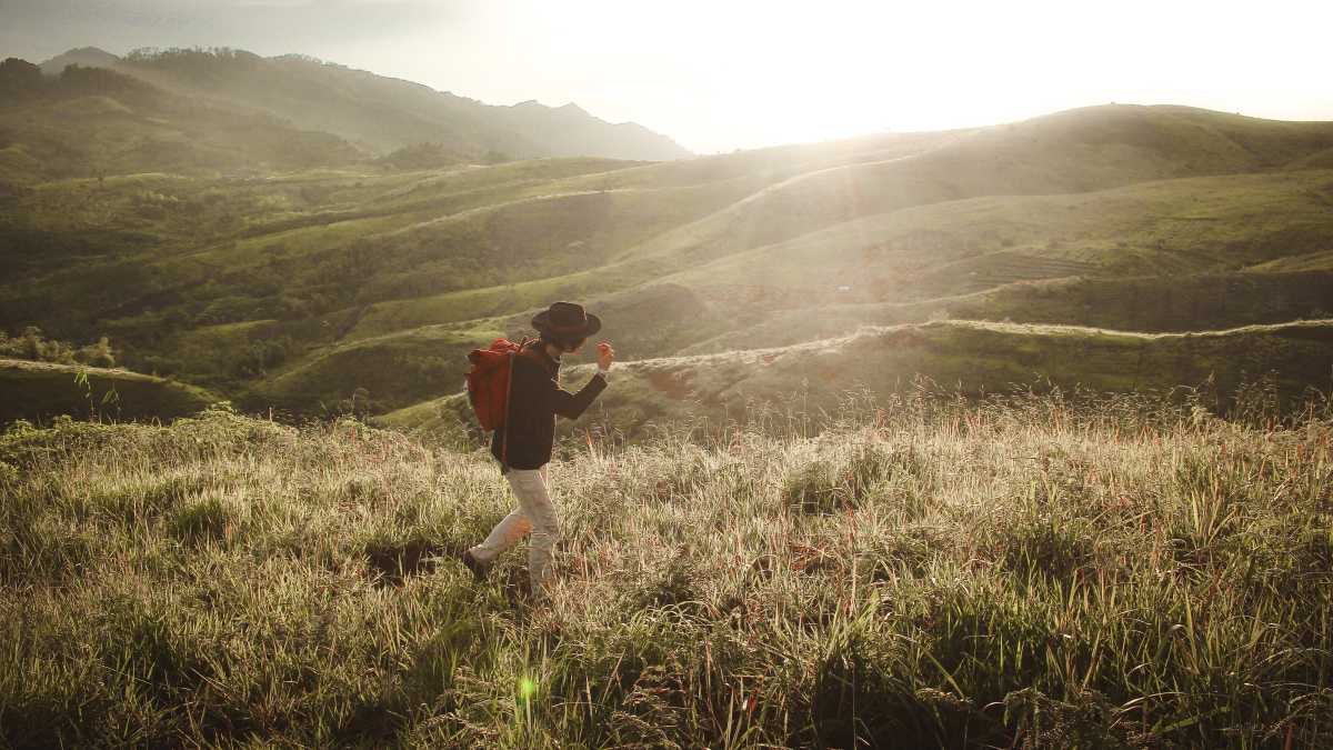 Immagine di Troppo caldo, meglio “a piedi nudi sotto il cielo”
