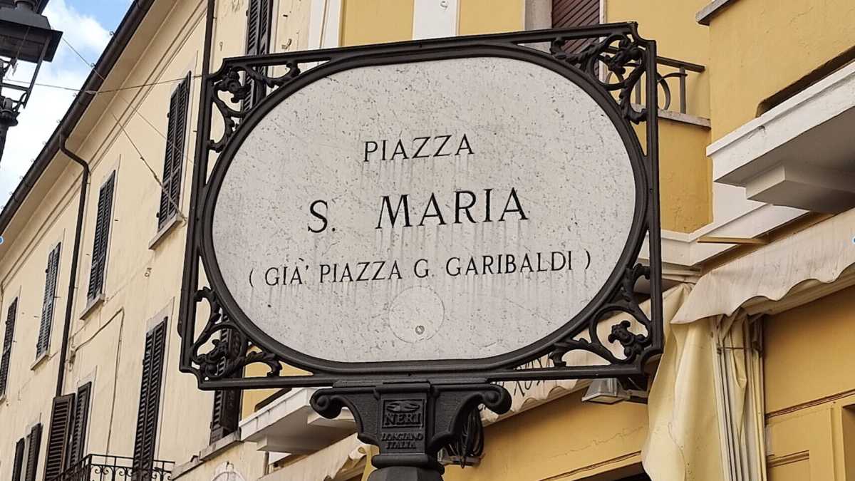 Immagine di La targa di piazza santa Maria a Montichiari