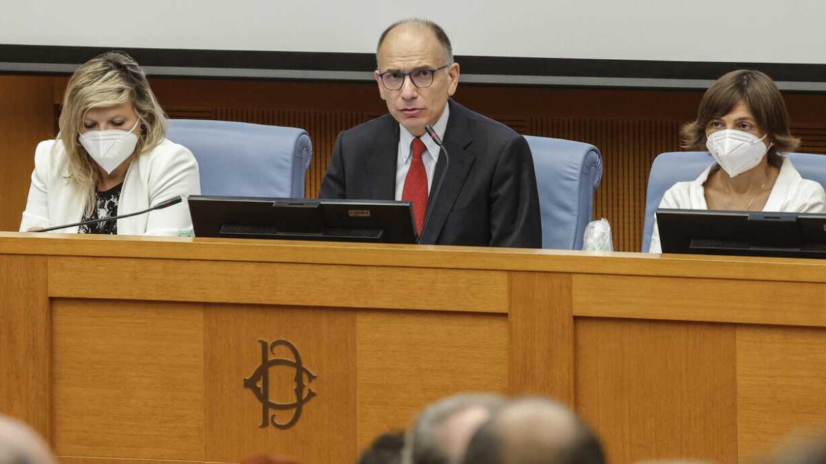 Immagine di Pd e dintorni: vertice a tre Letta-Di Maio-Sala