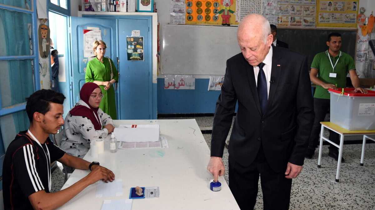 Immagine di Saied si prepara a sfasciare la primavera tunisina. Pesa sul voto il ricatto del grano
