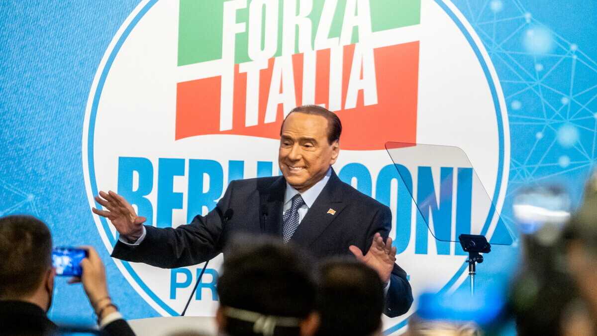 Immagine di Berlusconi signore del Senato, la compensazione di un’epoca storica