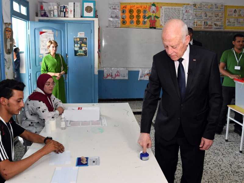 Il presidente Kais Saied alle urne