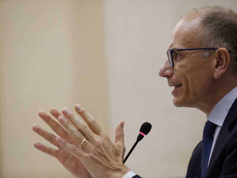 Letta alla direzione del Pd: "Pronto a fare il front runner. La scelta è tra noi e Meloni"
