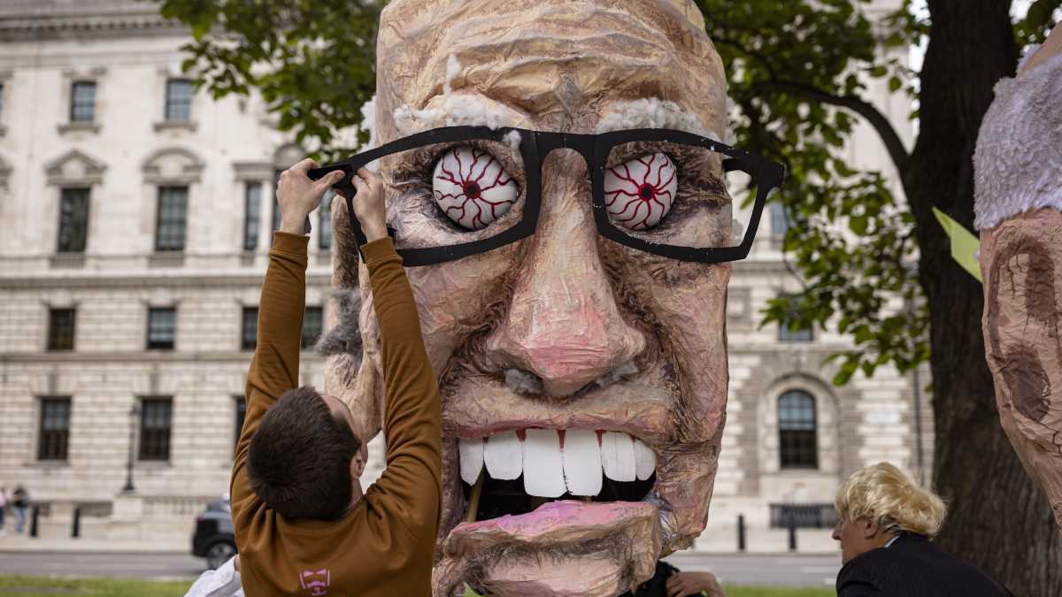 Immagine di Pence, DeSantis e Murdoch. Le scosse d’assestamento del mondo post trumpiano
