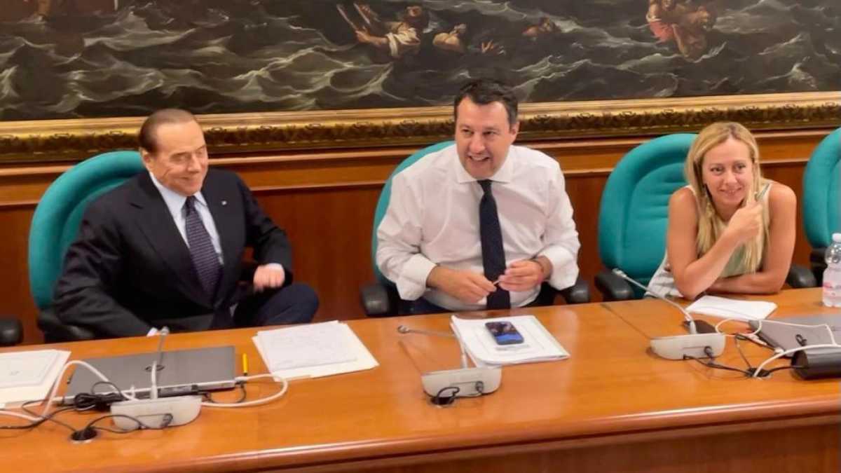 Immagine di Il risveglio del centrodestra: Meloni "pronta" per il governo, incubi russi per Salvini