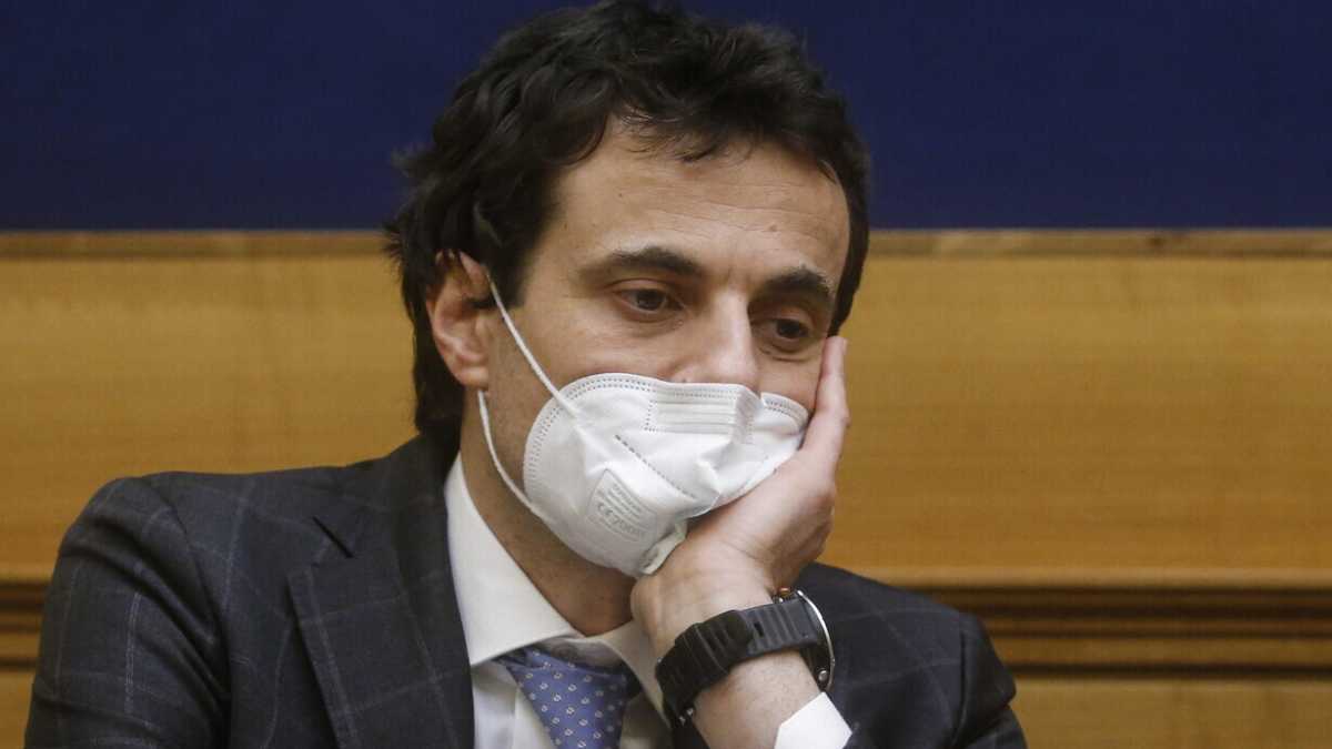 Immagine di Crippa, ex capogruppo del M5s, tratta la candidatura con il Pd