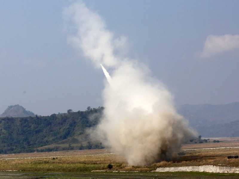&nbsp;Il lanciarazzi Himars in azione durante un esercitazione (Ansa)