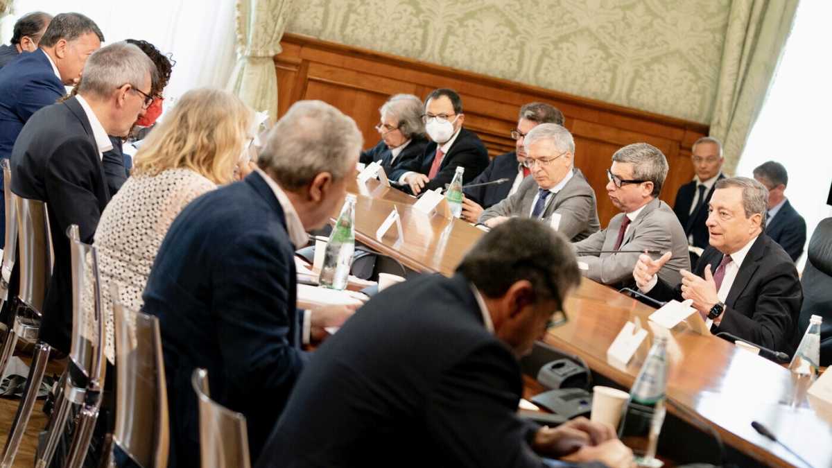 Immagine di "Benedetti affari correnti". Il dolce intermezzo del Draghi liberato