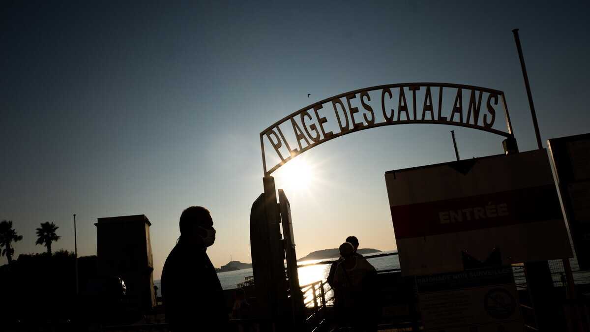 Immagine di La Plage des Catalans a Marsiglia è un equilibrio nostalgico della mescolanza mediterranea