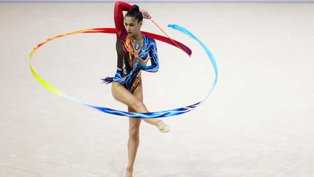Immagine di La danza d’oro della Formica atomica Sofia Raffaeli