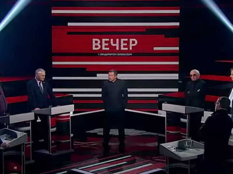 Nel salotto tv dei propagandisti di Mosca si parla di ingerenze su Trump e l'Italia