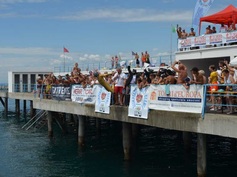 Le "clanfe", a Trieste coi tuffatori peggiori del mondo