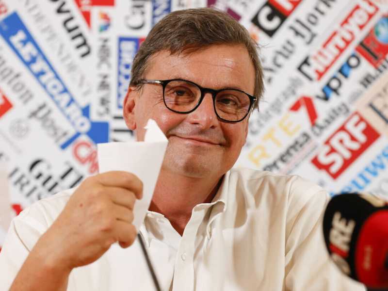 Carlo Calenda durante la conferenza stampa per annunciare lingresso nel suo partito Azione delle ministre Mariastella Gelmini e Mara Carfagna, a Roma (ANSA) <br />