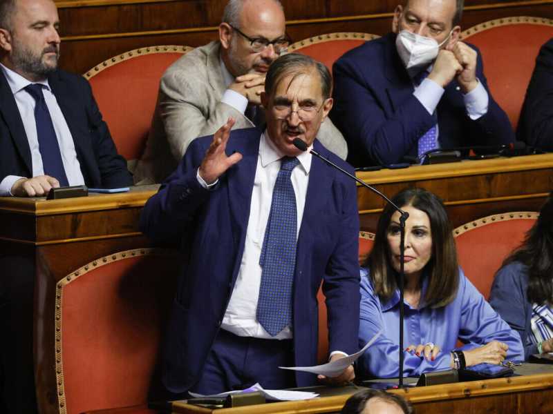 “Non governeremo con partiti non limpidamente filo occidentali”, dice La Russa. E la Lega?