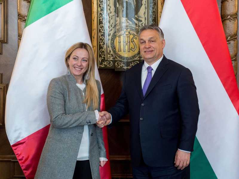 Giorgia Meloni e Viktor&nbsp;Orb&aacute;n (Ansa)<br />