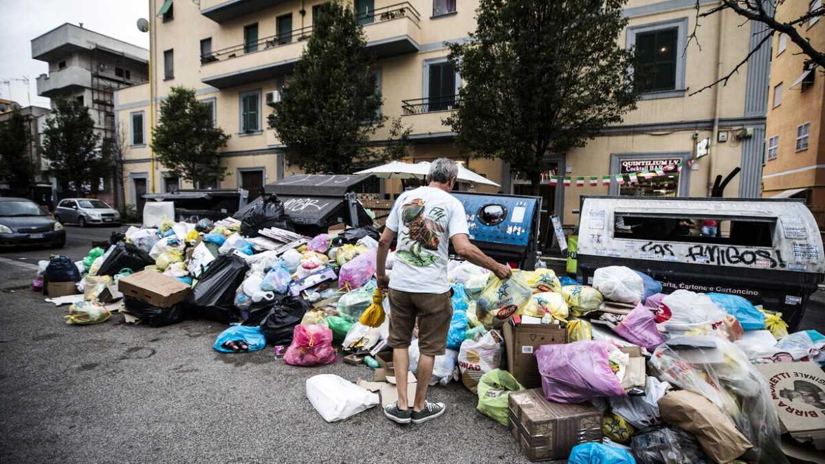 Immagine di La montagna sacra dei rifiuti. Sfatare i tabù su differenziata e termovalorizzatori