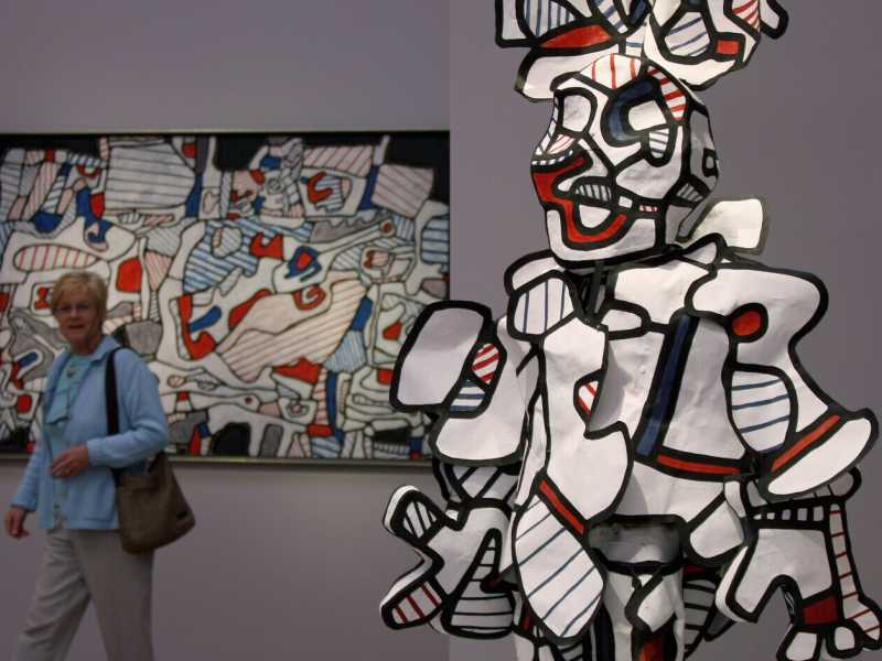 La figura "Le Triomphateur" durante un'esposizione di Jean Dubuffet a Monaco di Baviera, Germania, nel 2009&nbsp;<br />