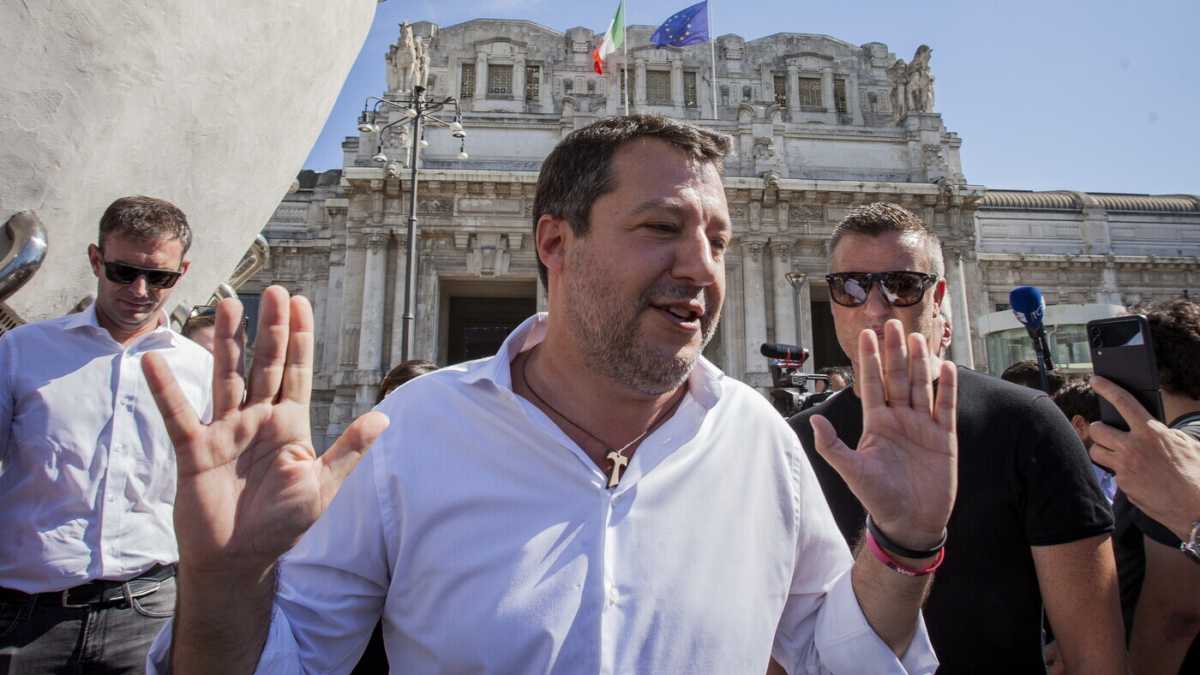 Immagine di Salvini rincorre voti. Parte il tour elettorale
