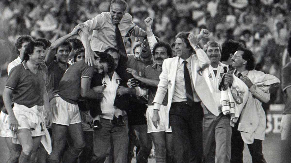 Immagine di Ricordiamo la vittoria dell'82 e non i retroscena: i campioni del Mundial furono scorticati